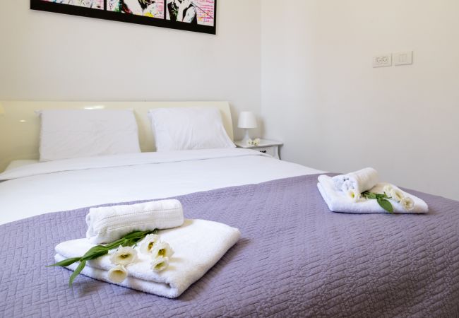 Apartment in Tel Aviv - Jaffa - MAMAD Comfort 3BR & Balcony in City Center by FeelHome Apartment in Tel Aviv - Jaffa - MAMAD Comfort 3BR & Balcony in City Center by FeelHome