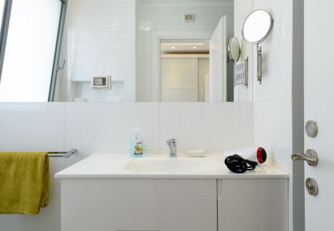 Apartment in Tel Aviv - Jaffa - MAMAD Comfort 3BR & Balcony in City Center by FeelHome Apartment in Tel Aviv - Jaffa - MAMAD Comfort 3BR & Balcony in City Center by FeelHome