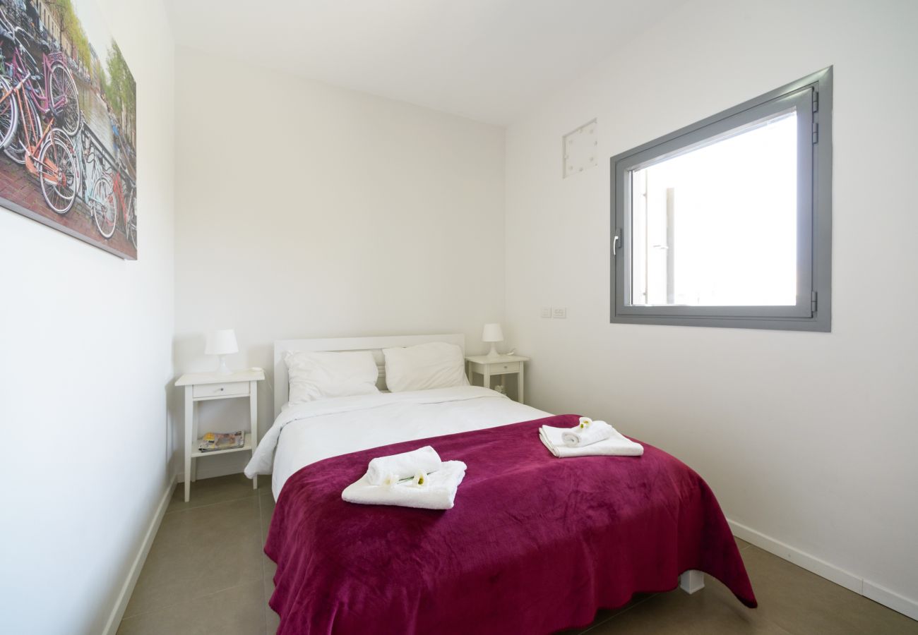 Gorgeous bedroom in Tel Aviv apartment  Beautiful bedroom with a big bed on Ben Yehuda st.