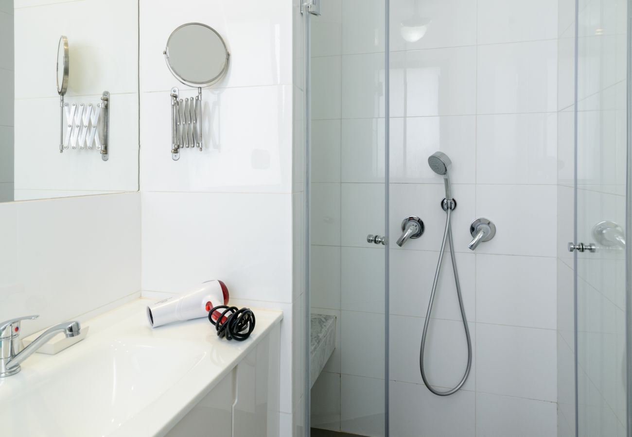 Modern bathroom in Tel Aviv apartment  Clean and modern bathroom with shower on Ben Yehuda st.