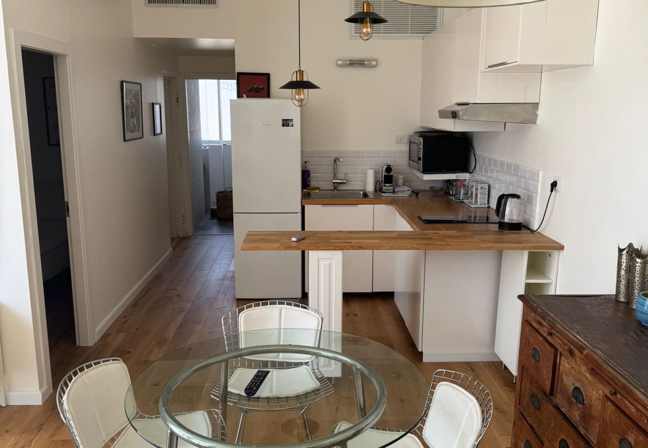 Apartment in Tel Aviv - Jaffa - Lovely 2BR with Balcony at Gordon Beach by FeelHome Apartment in Tel Aviv - Jaffa - Lovely 2BR with Balcony at Gordon Beach by FeelHome