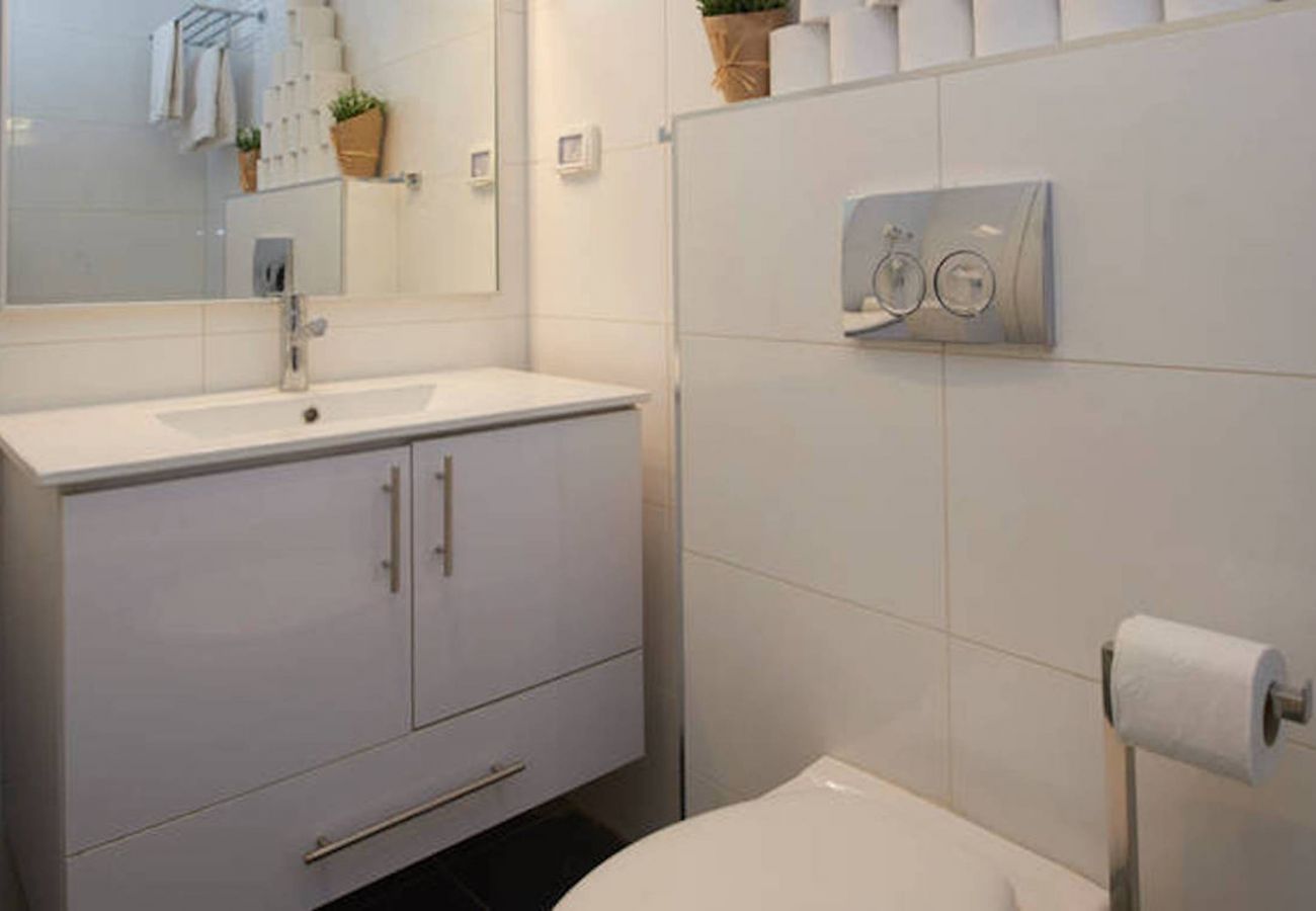 Apartment in Jerusalem - MAMAD Chic 1BR in City Center by FeelHome Apartment in Jerusalem - MAMAD Chic 1BR in City Center by FeelHome