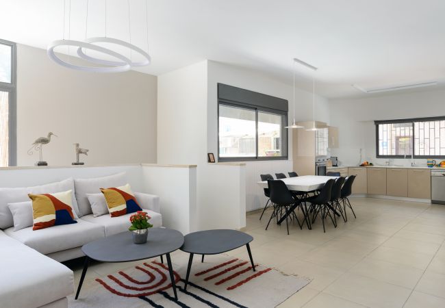 Apartment in Tel Aviv - Jaffa - MAMAD Elegant Duplex with XL Patio by FeelHome Apartment in Tel Aviv - Jaffa - MAMAD Elegant Duplex with XL Patio by FeelHome