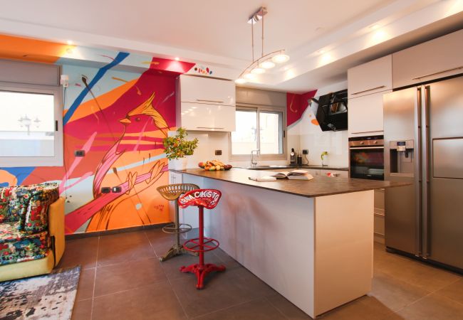 Apartment in Tel Aviv - Jaffa - Hipster Hotspot! Jacuzzi, patio, parking, BEACH! Apartment in Tel Aviv - Jaffa - Hipster Hotspot! Jacuzzi, patio, parking, BEACH!