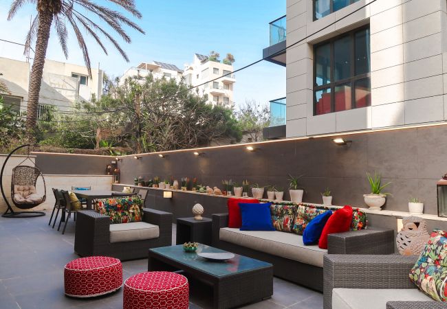 Apartment in Tel Aviv - Jaffa - Hipster Hotspot! Jacuzzi, patio, parking, BEACH! Apartment in Tel Aviv - Jaffa - Hipster Hotspot! Jacuzzi, patio, parking, BEACH!