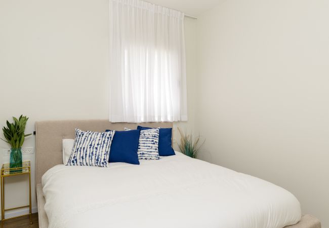 Apartment in Jerusalem - MAMAD Design & Veranda next to Mahane Yehuda Market by FeelHome Apartment in Jerusalem - MAMAD Design & Veranda next to Mahane Yehuda Market by FeelHome