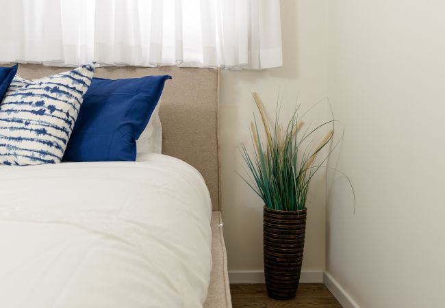 Apartment in Jerusalem - MAMAD Design & Veranda next to Mahane Yehuda Market by FeelHome Apartment in Jerusalem - MAMAD Design & Veranda next to Mahane Yehuda Market by FeelHome