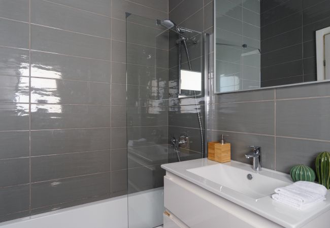 Apartment in Tel Aviv - Jaffa - MAMAD New Bright 2BR with Balcony near Beach by FeelHome Apartment in Tel Aviv - Jaffa - MAMAD New Bright 2BR with Balcony near Beach by FeelHome