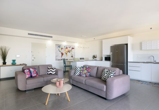 Apartment in Holon - MAMAD Deluxe Apt & Terrace with City Overview by FeelHome Apartment in Holon - MAMAD Deluxe Apt & Terrace with City Overview by FeelHome