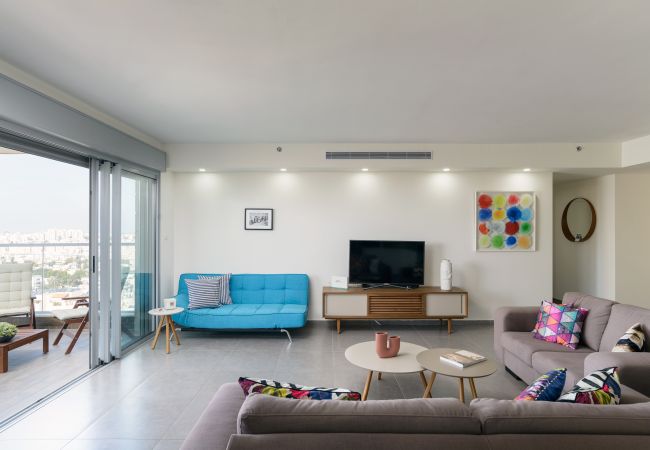 Apartment in Holon - MAMAD Deluxe Apt & Terrace with City Overview by FeelHome Apartment in Holon - MAMAD Deluxe Apt & Terrace with City Overview by FeelHome