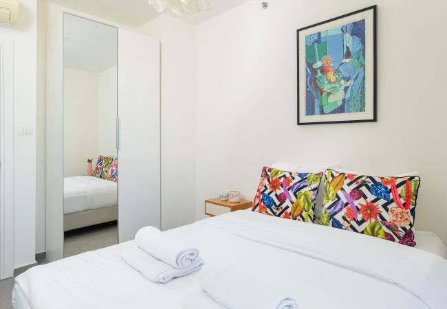 Apartment in Holon - MAMAD Deluxe Apt & Terrace with City Overview by FeelHome Apartment in Holon - MAMAD Deluxe Apt & Terrace with City Overview by FeelHome