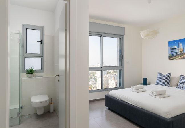 Apartment in Holon - MAMAD Deluxe Apt & Terrace with City Overview by FeelHome Apartment in Holon - MAMAD Deluxe Apt & Terrace with City Overview by FeelHome