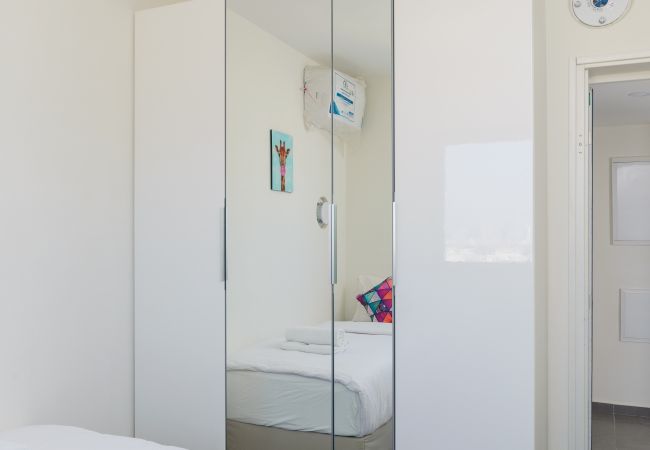 Apartment in Holon - MAMAD Deluxe Apt & Terrace with City Overview by FeelHome Apartment in Holon - MAMAD Deluxe Apt & Terrace with City Overview by FeelHome