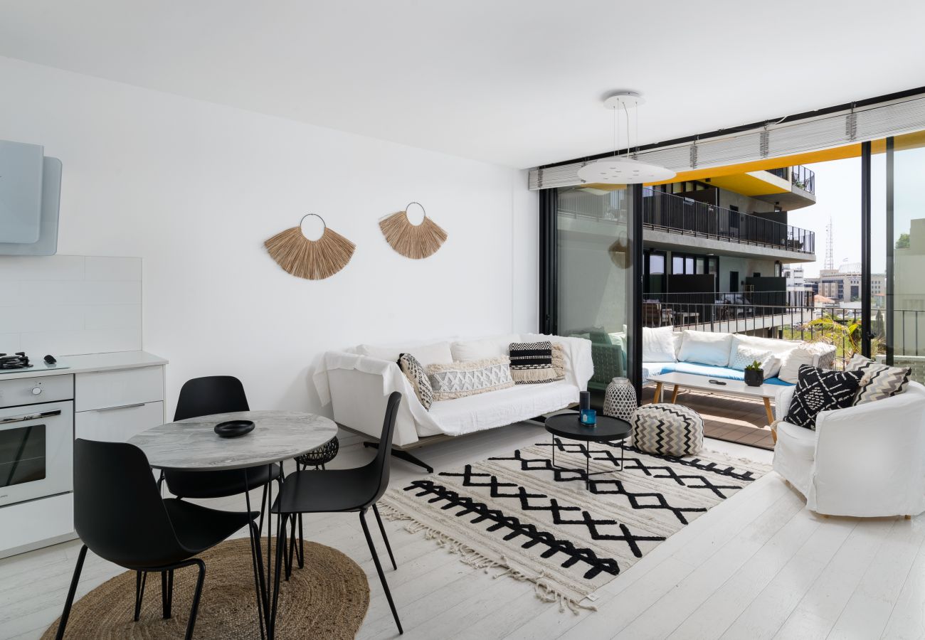 Apartment in Tel Aviv - Jaffa - MAMAD Bright & Chic Condo with Pool & Unique View by FeelHome Apartment in Tel Aviv - Jaffa - MAMAD Bright & Chic Condo with Pool & Unique View by FeelHome