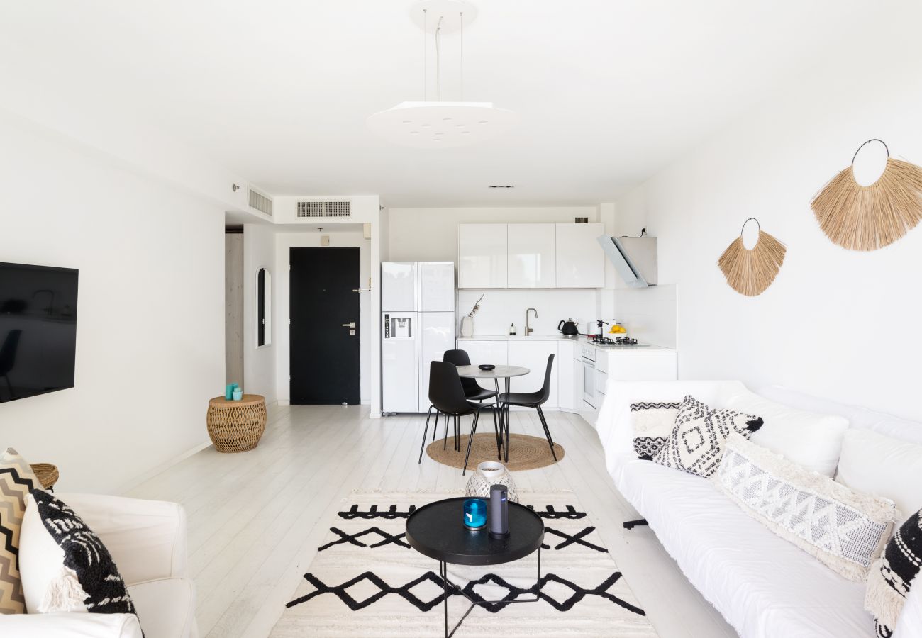 Apartment in Tel Aviv - Jaffa - MAMAD Bright & Chic Condo with Pool & Unique View by FeelHome Apartment in Tel Aviv - Jaffa - MAMAD Bright & Chic Condo with Pool & Unique View by FeelHome