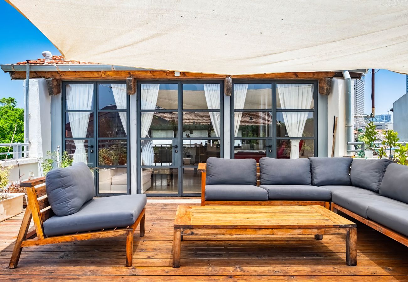 Апартаменты на Tel Aviv - Jaffa - MAMAD, Penthouse & Jacuzzi in Neve Tzedek by FeelHome Апартаменты на Tel Aviv - Jaffa - MAMAD, Penthouse & Jacuzzi in Neve Tzedek by FeelHome