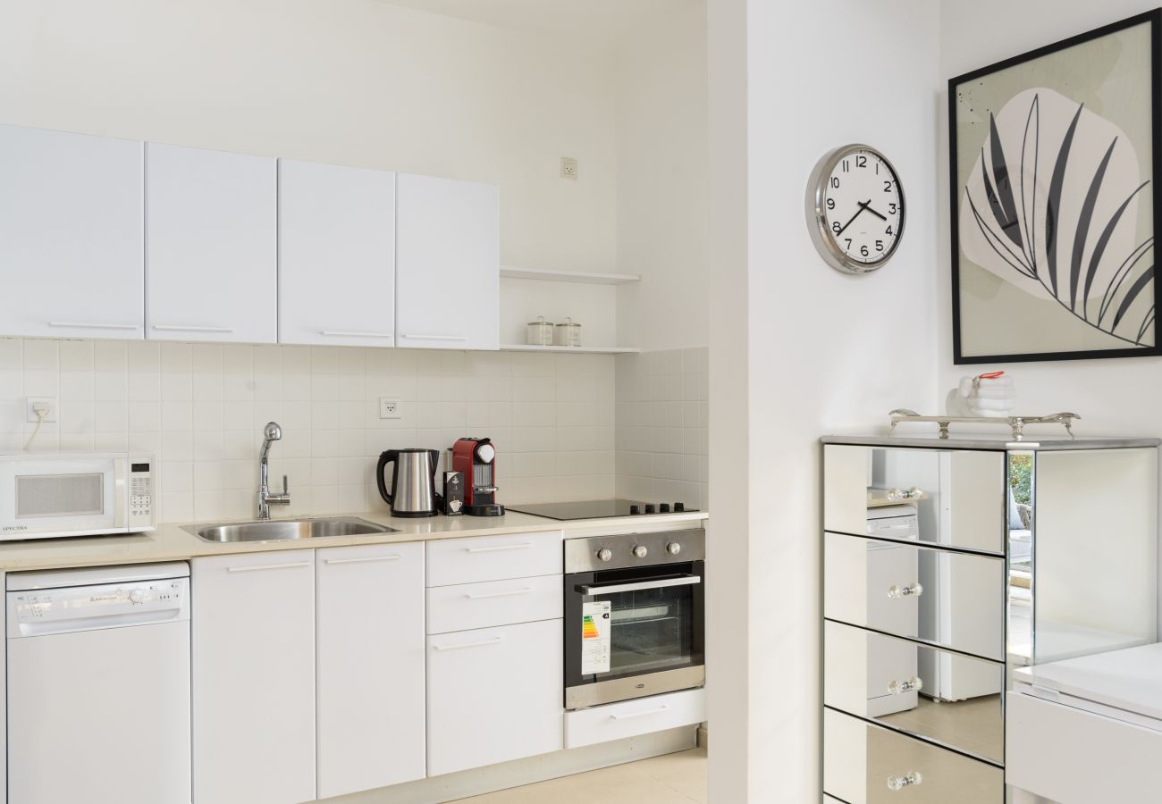 Апартаменты на Tel Aviv - Jaffa - MAMAD Quiet Hideaway & Terrace near Beach by FeelHome Апартаменты на Tel Aviv - Jaffa - MAMAD Quiet Hideaway & Terrace near Beach by FeelHome