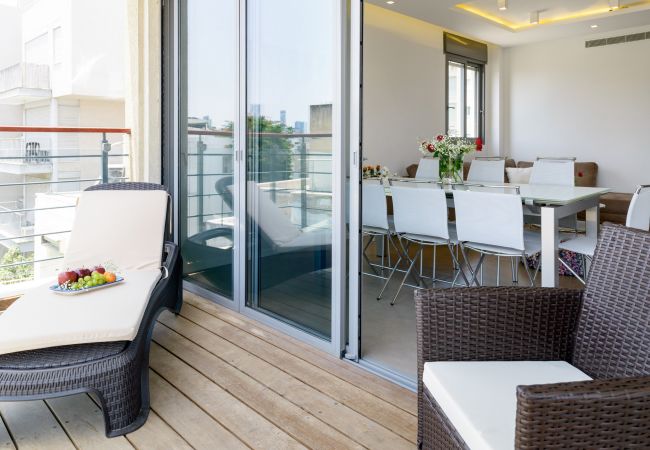 Апартаменты на Tel Aviv - Jaffa - MAMAD Comfort 3BR & Balcony in City Center by FeelHome Апартаменты на Tel Aviv - Jaffa - MAMAD Comfort 3BR & Balcony in City Center by FeelHome