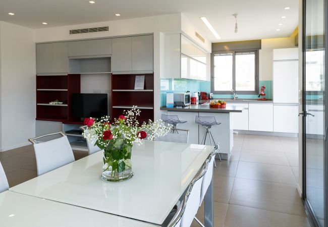 Апартаменты на Tel Aviv - Jaffa - MAMAD Comfort 3BR & Balcony in City Center by FeelHome Апартаменты на Tel Aviv - Jaffa - MAMAD Comfort 3BR & Balcony in City Center by FeelHome