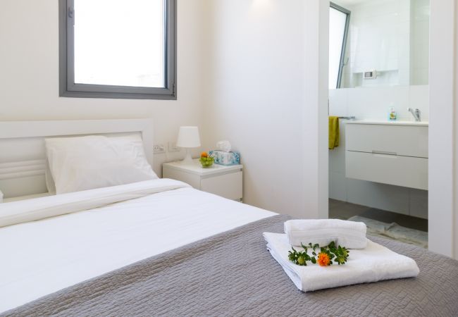 Апартаменты на Tel Aviv - Jaffa - MAMAD Comfort 3BR & Balcony in City Center by FeelHome Апартаменты на Tel Aviv - Jaffa - MAMAD Comfort 3BR & Balcony in City Center by FeelHome