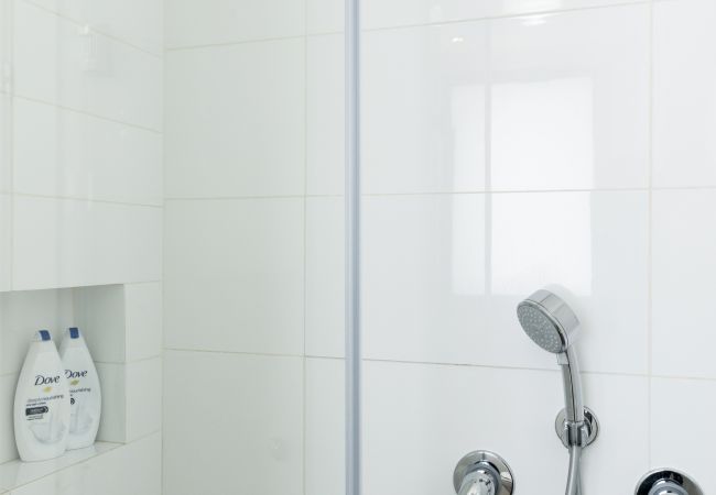 Апартаменты на Tel Aviv - Jaffa - MAMAD Comfort 3BR & Balcony in City Center by FeelHome Апартаменты на Tel Aviv - Jaffa - MAMAD Comfort 3BR & Balcony in City Center by FeelHome