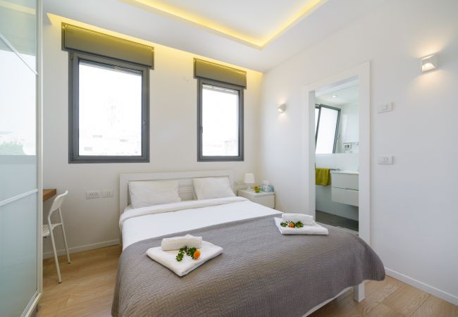 Апартаменты на Tel Aviv - Jaffa - MAMAD Comfort 3BR & Balcony in City Center by FeelHome Апартаменты на Tel Aviv - Jaffa - MAMAD Comfort 3BR & Balcony in City Center by FeelHome