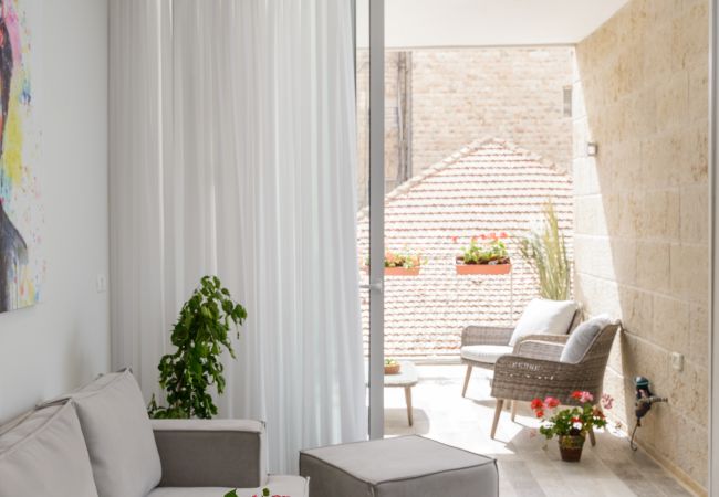 Апартаменты на Jerusalem - MAMAD Design & Veranda next to Mahane Yehuda Market by FeelHome Апартаменты на Jerusalem - MAMAD Design & Veranda next to Mahane Yehuda Market by FeelHome