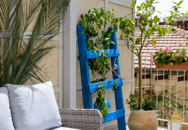 Апартаменты на Jerusalem - MAMAD Design & Veranda next to Mahane Yehuda Market by FeelHome Апартаменты на Jerusalem - MAMAD Design & Veranda next to Mahane Yehuda Market by FeelHome