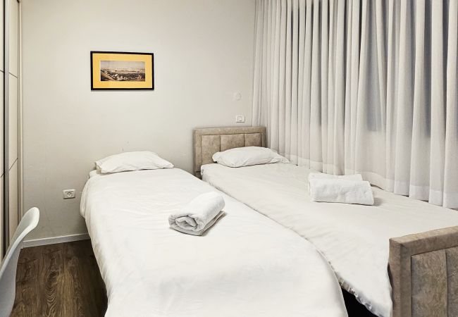 Апартаменты на Jerusalem - MAMAD Design & Veranda next to Mahane Yehuda Market by FeelHome Апартаменты на Jerusalem - MAMAD Design & Veranda next to Mahane Yehuda Market by FeelHome