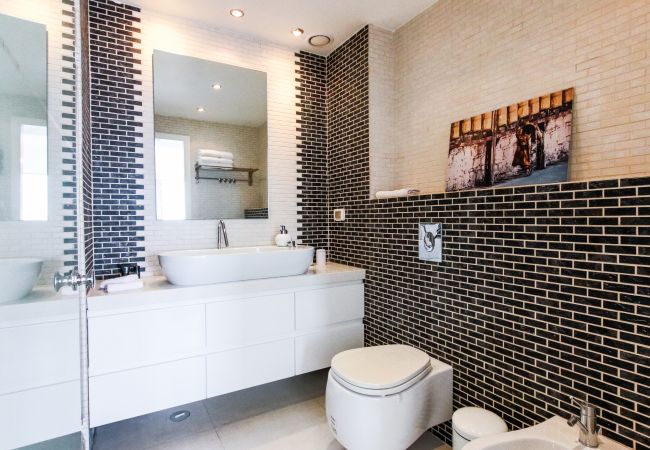 Апартаменты на Tel Aviv - Jaffa - MIKLAT Luxury Condo & Spectacular View by FeelHome Апартаменты на Tel Aviv - Jaffa - MIKLAT Luxury Condo & Spectacular View by FeelHome