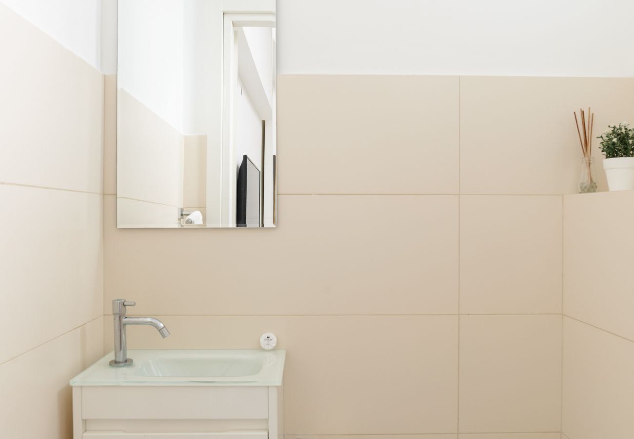 Апартаменты на Tel Aviv - Jaffa - MAMAD Fresh Design 2BR in City Center by FeelHome Апартаменты на Tel Aviv - Jaffa - MAMAD Fresh Design 2BR in City Center by FeelHome