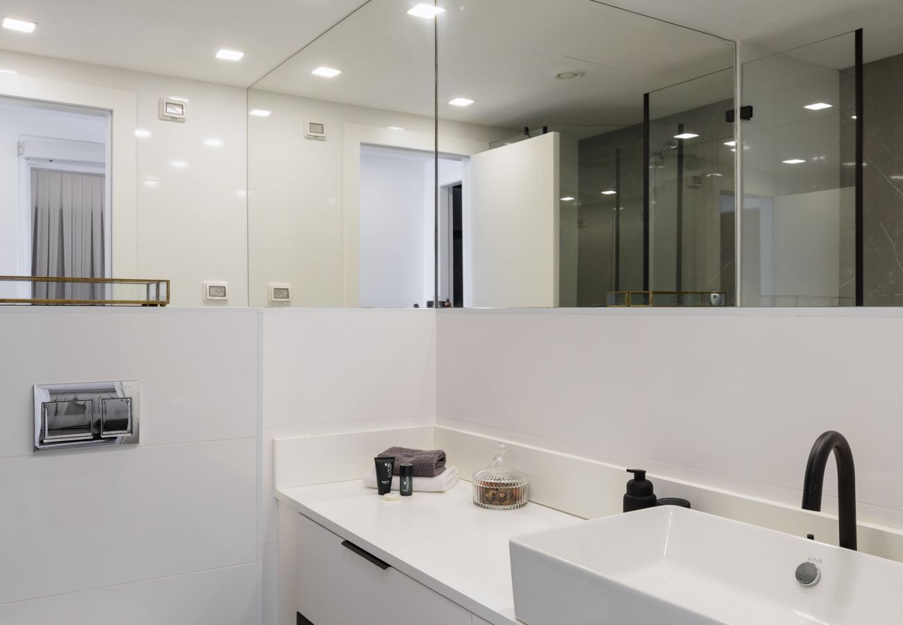 Апартаменты на Tel Aviv - Jaffa - MAMAD Luxury Executive 4BR with Terrace & Sea View by FeelHome Апартаменты на Tel Aviv - Jaffa - MAMAD Luxury Executive 4BR with Terrace & Sea View by FeelHome