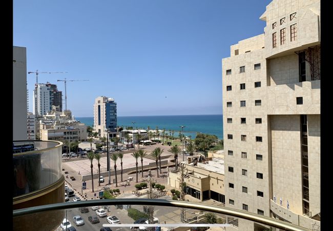 Апартаменты на Netanya - MIKLAT Elegant Apt with Balcony & Sea View by FeelHome Апартаменты на Netanya - MIKLAT Elegant Apt with Balcony & Sea View by FeelHome