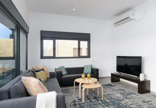 Апартаменты на Tel Aviv - Jaffa - MAMAD New Bright 2BR with Balcony near Beach by FeelHome Апартаменты на Tel Aviv - Jaffa - MAMAD New Bright 2BR with Balcony near Beach by FeelHome