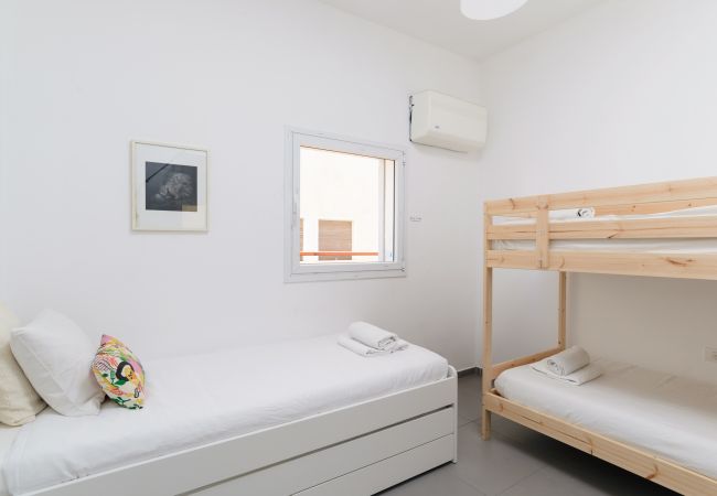 Апартаменты на Tel Aviv - Jaffa - MAMAD New Bright 2BR with Balcony near Beach by FeelHome Апартаменты на Tel Aviv - Jaffa - MAMAD New Bright 2BR with Balcony near Beach by FeelHome