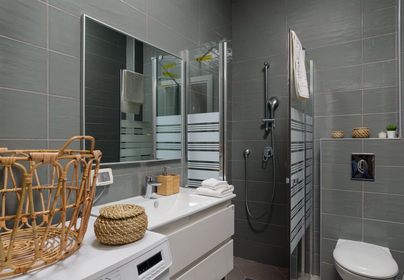 Апартаменты на Tel Aviv - Jaffa - MAMAD New Bright 2BR with Balcony near Beach by FeelHome Апартаменты на Tel Aviv - Jaffa - MAMAD New Bright 2BR with Balcony near Beach by FeelHome