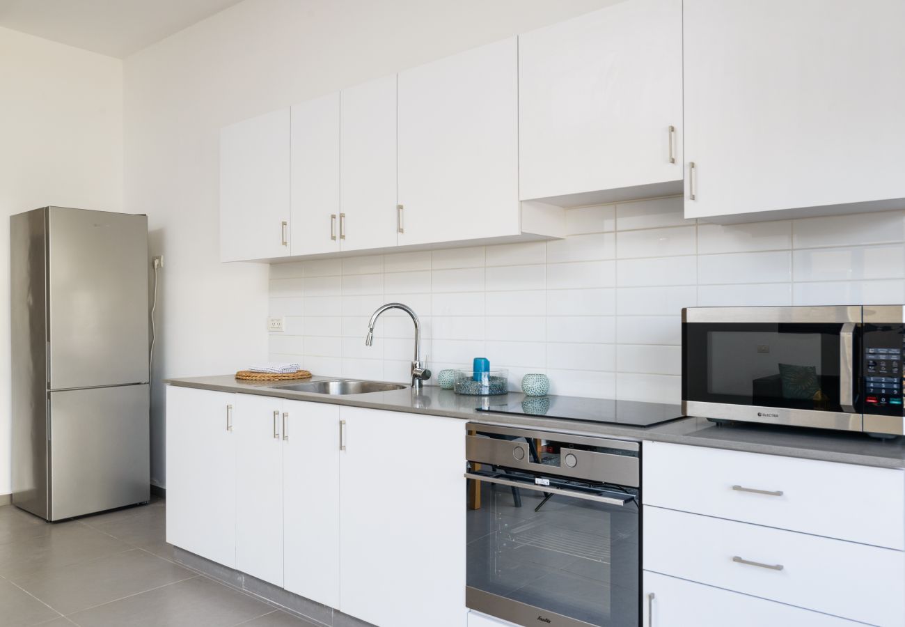 Апартаменты на Tel Aviv - Jaffa - MAMAD New Bright 2BR with Balcony near Beach by FeelHome Апартаменты на Tel Aviv - Jaffa - MAMAD New Bright 2BR with Balcony near Beach by FeelHome