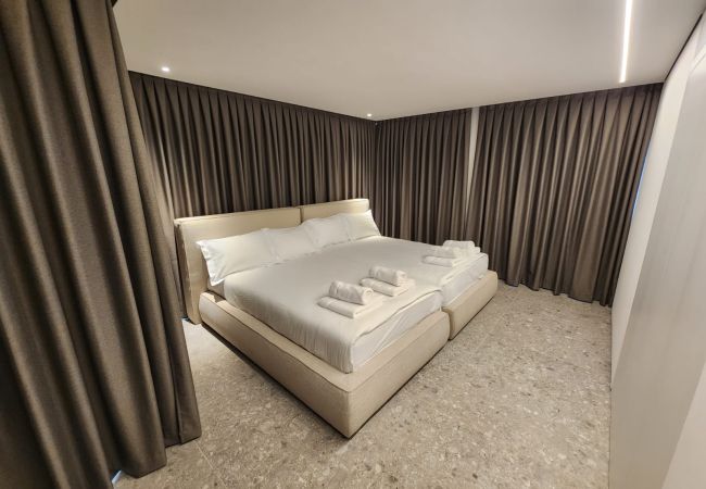 Вилла на Beit Yanai - MAMAD Ultimate Luxury Villa & Wild Beach by FeelHome Вилла на Beit Yanai - MAMAD Ultimate Luxury Villa & Wild Beach by FeelHome