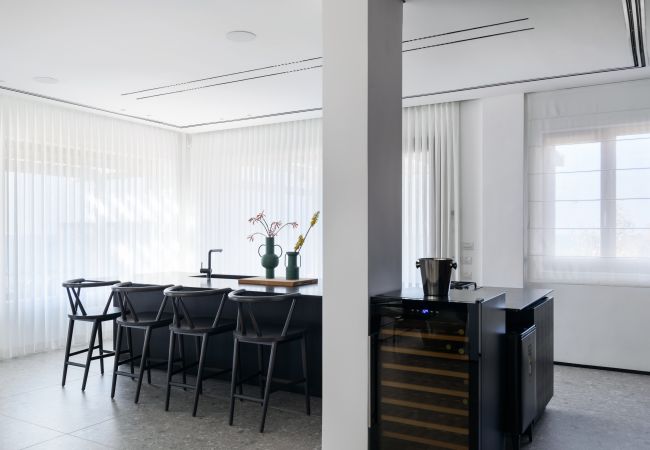 Вилла на Beit Yanai - MAMAD Ultimate Luxury Villa & Wild Beach by FeelHome Вилла на Beit Yanai - MAMAD Ultimate Luxury Villa & Wild Beach by FeelHome