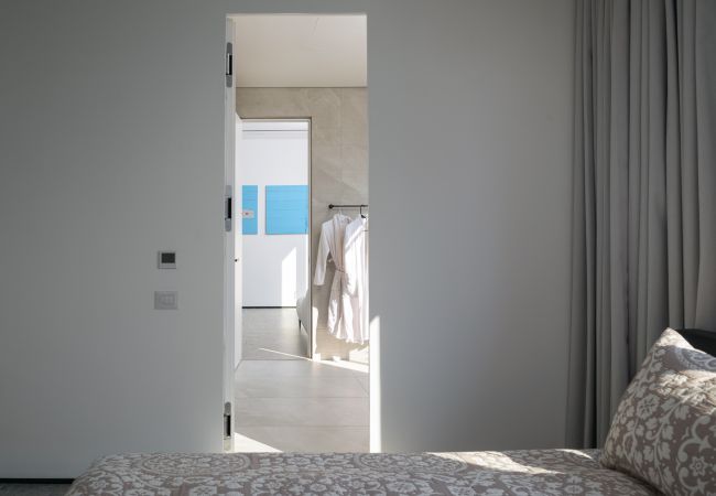 Вилла на Beit Yanai - MAMAD Ultimate Luxury Villa & Wild Beach by FeelHome Вилла на Beit Yanai - MAMAD Ultimate Luxury Villa & Wild Beach by FeelHome