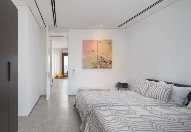 Вилла на Beit Yanai - MAMAD Ultimate Luxury Villa & Wild Beach by FeelHome Вилла на Beit Yanai - MAMAD Ultimate Luxury Villa & Wild Beach by FeelHome