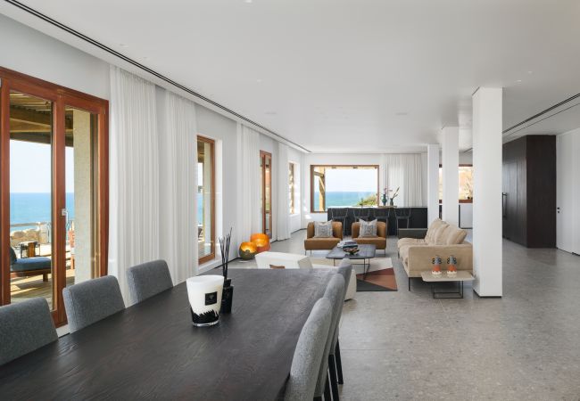 Вилла на Beit Yanai - MAMAD Ultimate Luxury Villa & Wild Beach by FeelHome Вилла на Beit Yanai - MAMAD Ultimate Luxury Villa & Wild Beach by FeelHome