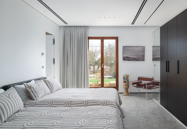 Вилла на Beit Yanai - MAMAD Ultimate Luxury Villa & Wild Beach by FeelHome Вилла на Beit Yanai - MAMAD Ultimate Luxury Villa & Wild Beach by FeelHome