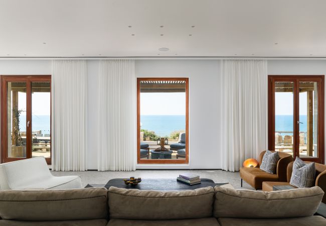 Вилла на Beit Yanai - MAMAD Ultimate Luxury Villa & Wild Beach by FeelHome Вилла на Beit Yanai - MAMAD Ultimate Luxury Villa & Wild Beach by FeelHome