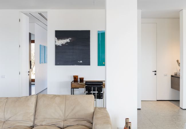 Вилла на Beit Yanai - MAMAD Ultimate Luxury Villa & Wild Beach by FeelHome Вилла на Beit Yanai - MAMAD Ultimate Luxury Villa & Wild Beach by FeelHome