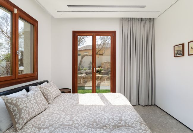 Вилла на Beit Yanai - MAMAD Ultimate Luxury Villa & Wild Beach by FeelHome Вилла на Beit Yanai - MAMAD Ultimate Luxury Villa & Wild Beach by FeelHome