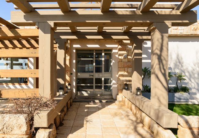 Вилла на Beit Yanai - MAMAD Ultimate Luxury Villa & Wild Beach by FeelHome Вилла на Beit Yanai - MAMAD Ultimate Luxury Villa & Wild Beach by FeelHome