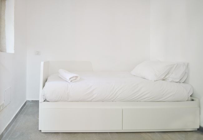 Апартаменты на Jerusalem - MIKLAT 2 BR next to Old City with Patio by FeelHome Апартаменты на Jerusalem - MIKLAT 2 BR next to Old City with Patio by FeelHome