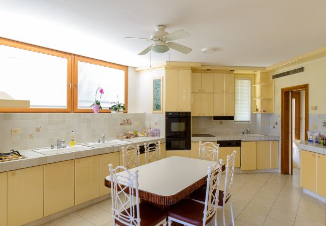 Вилла на Netanya - MAMAD Coastal Mansion Private Pool in Netanya by FeelHome Вилла на Netanya - MAMAD Coastal Mansion Private Pool in Netanya by FeelHome