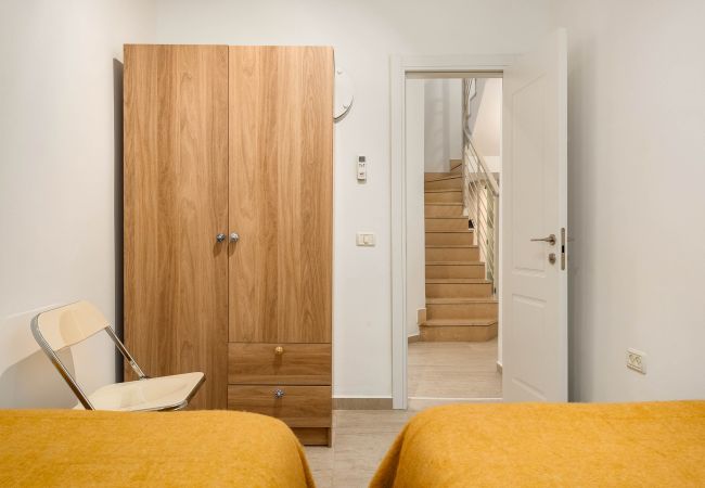 Апартаменты на Tel Aviv - Jaffa - MAMAD Designer Gem Secret Patio & Jacuzzi Near Beach by FeelHome Апартаменты на Tel Aviv - Jaffa - MAMAD Designer Gem Secret Patio & Jacuzzi Near Beach by FeelHome